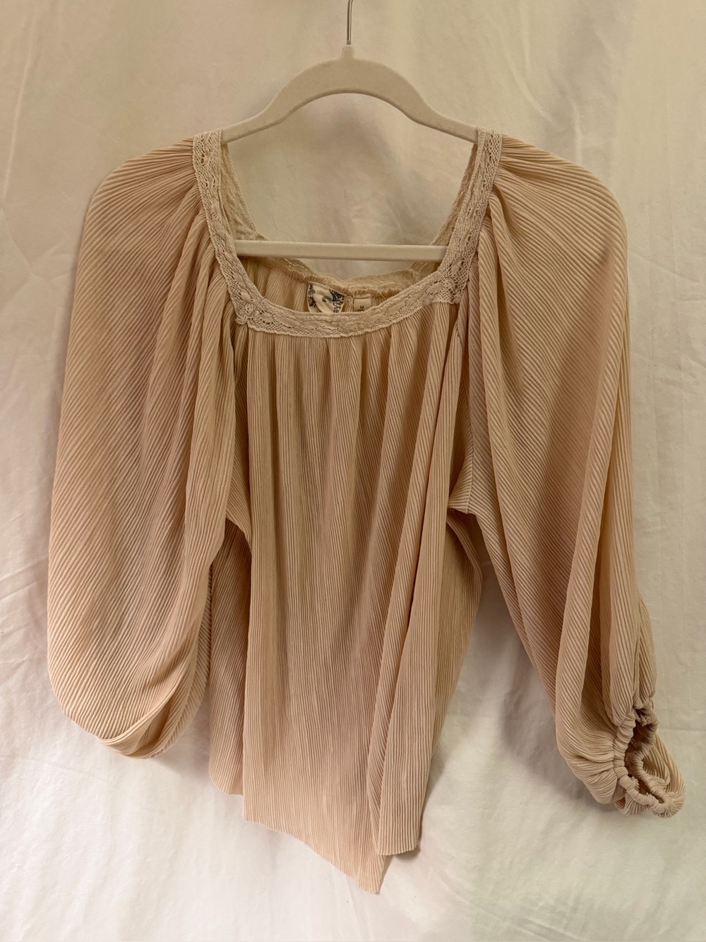 Blu Pepper design California size M erethreal feminine beige cream tan blouse - Picture 3 of 7